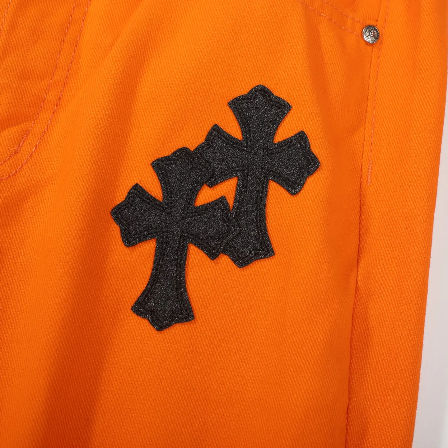 P240 Chrome hearts CH The same style as Yang and Su Extinct Virgil co-branded flare micro-flare jeans Three-dimensional version Loose and comfortable, not picky about the figure Makes you look taller and slimmer Made by a large factory Original quality control Same style for men and women Can be matched with couples Versatile recommendation A must-have jeans for all seasons Made of heavy-duty washed pure cotton denim fabric After washing, they are soft and thick and very stylish when worn Size: M-XXL Color: Orange .............